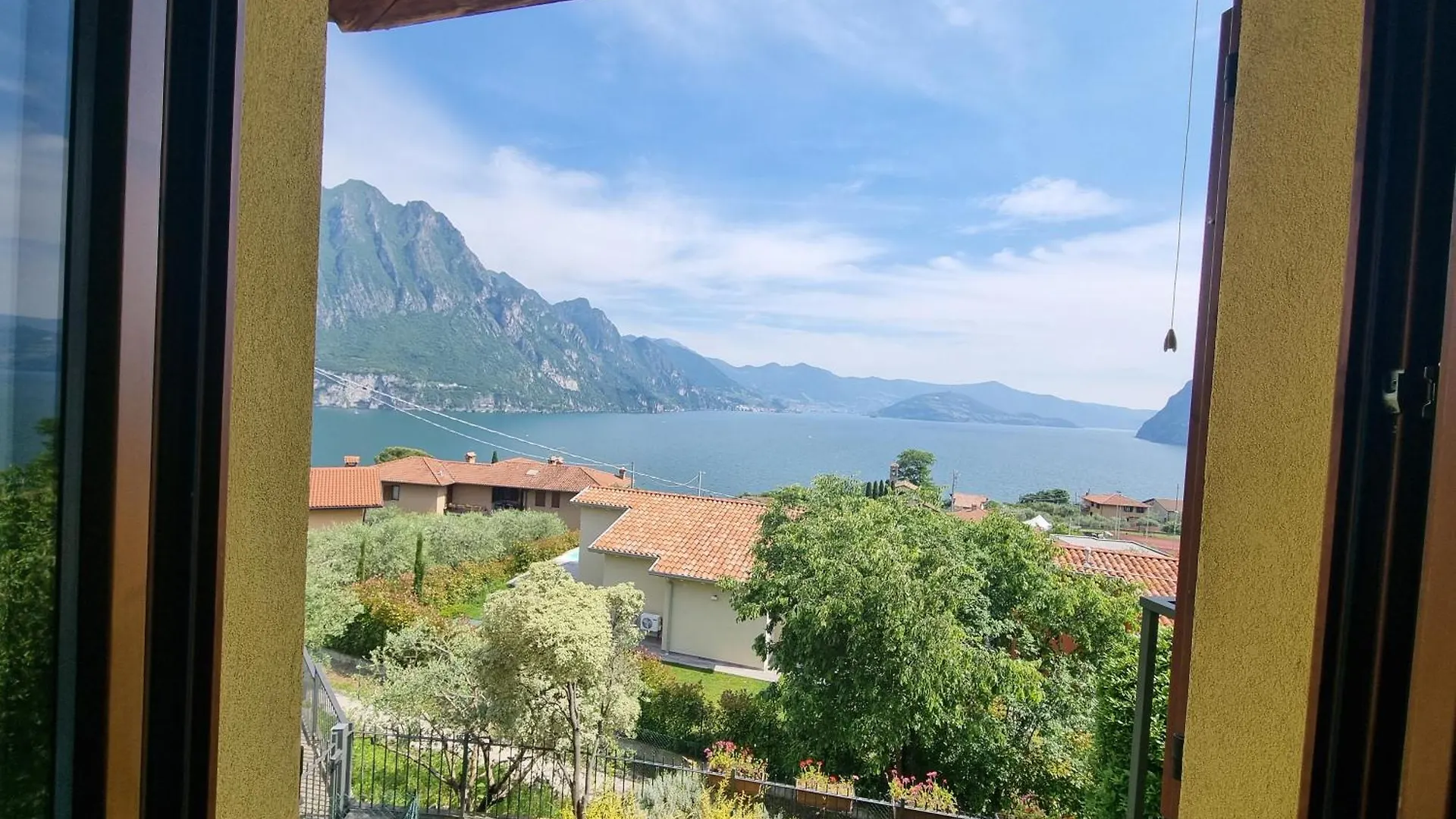 Iseo Lake Casa Acqua Riva di Solto 0*,  Ιταλία
